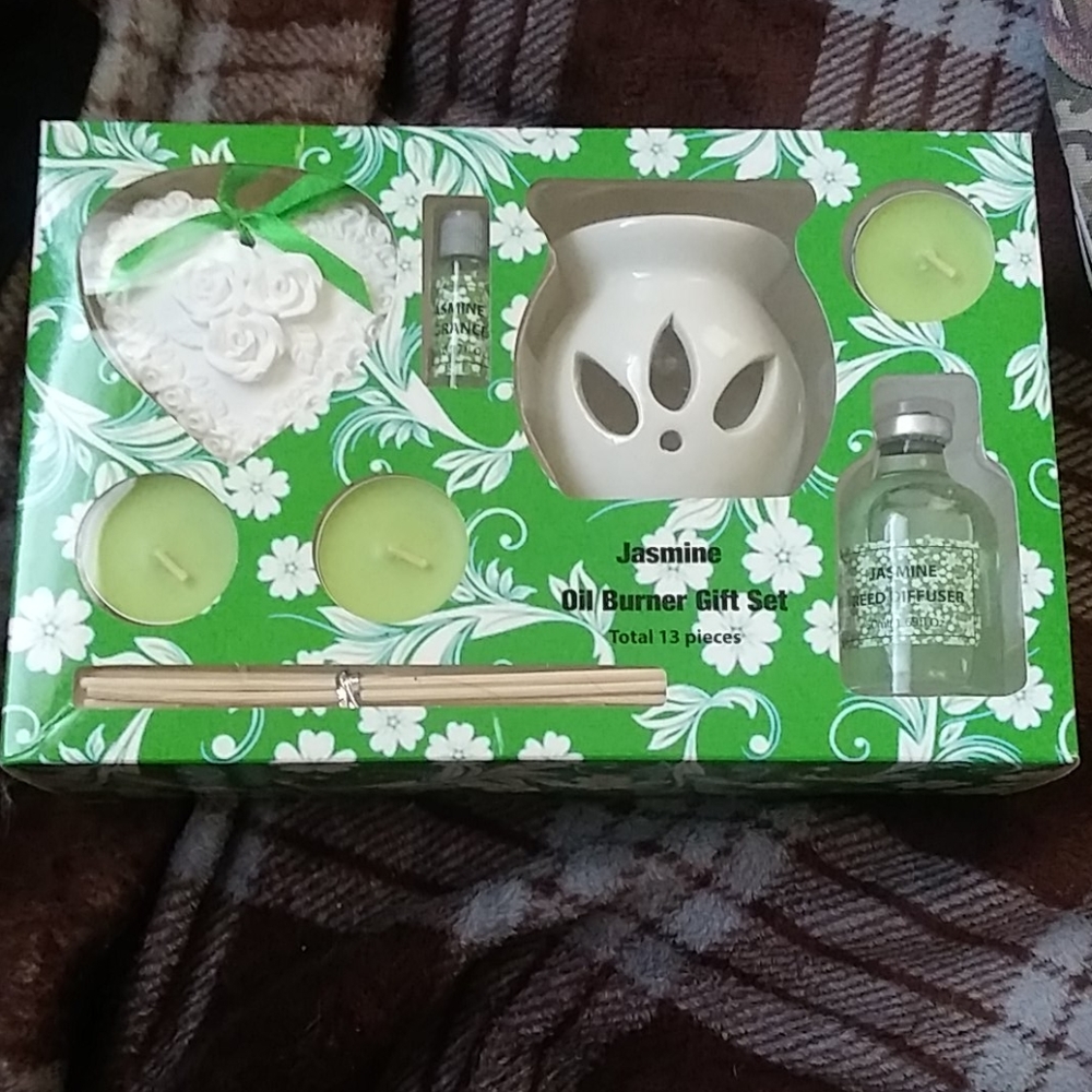 Oil burning set